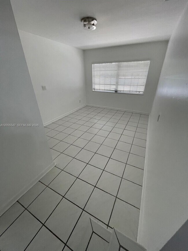Building Photo - 828 Lorca St