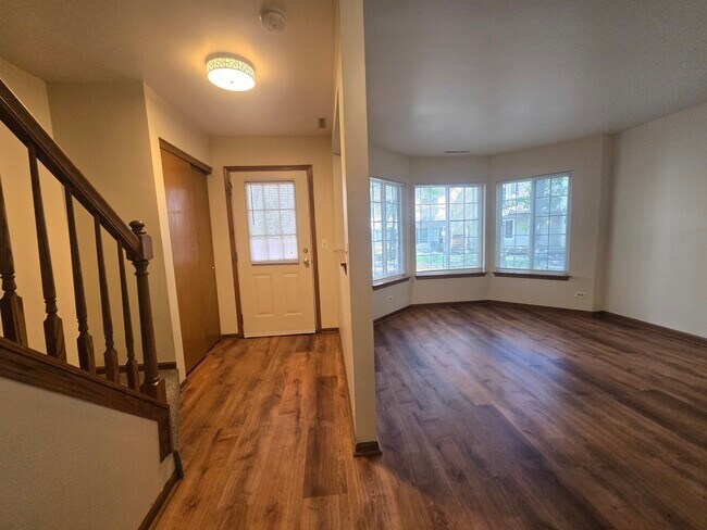 Building Photo - 277 W Treehouse Ln