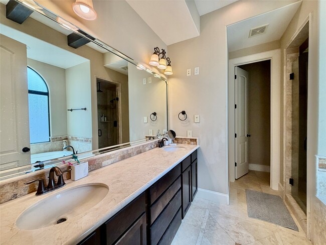 Building Photo - 508 Knox St