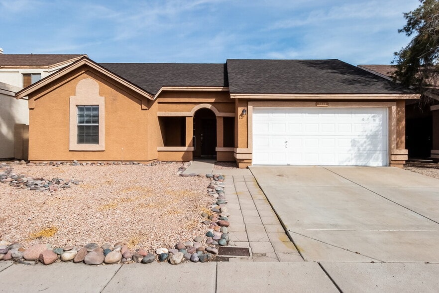Primary Photo - 7848 W Fleetwood Ln