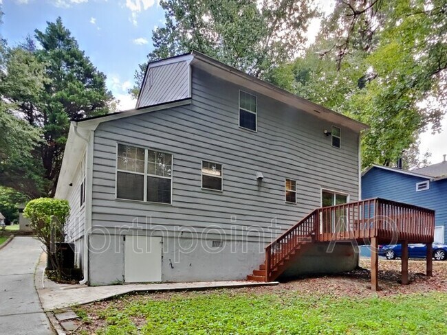 Building Photo - 5761 Western Hills Dr