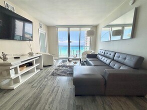 Building Photo - 3901 S Ocean Dr