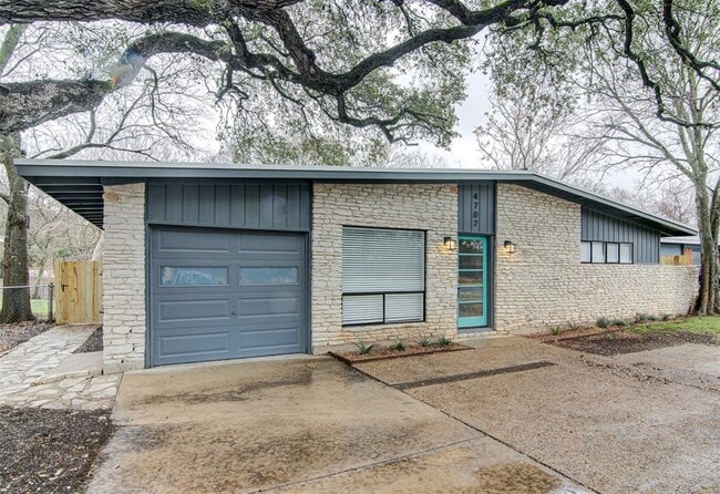 Building Photo - 4707 Menchaca Rd