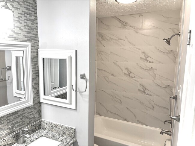 Building Photo - 11827 Moss Branch Rd