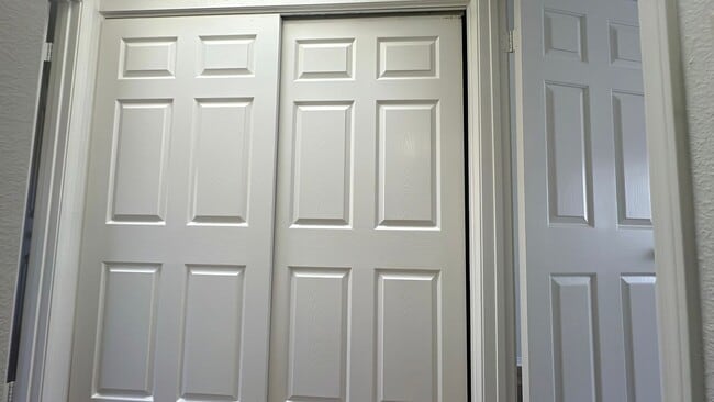 Building Photo - West Lancaster Townhouse in gated communit...