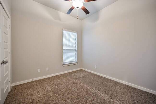 Building Photo - 127 Wickersham