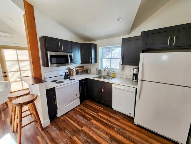Building Photo - Accessory dwelling on the creek!