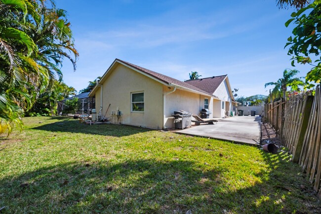 Building Photo - 13385 Kingsbury Dr