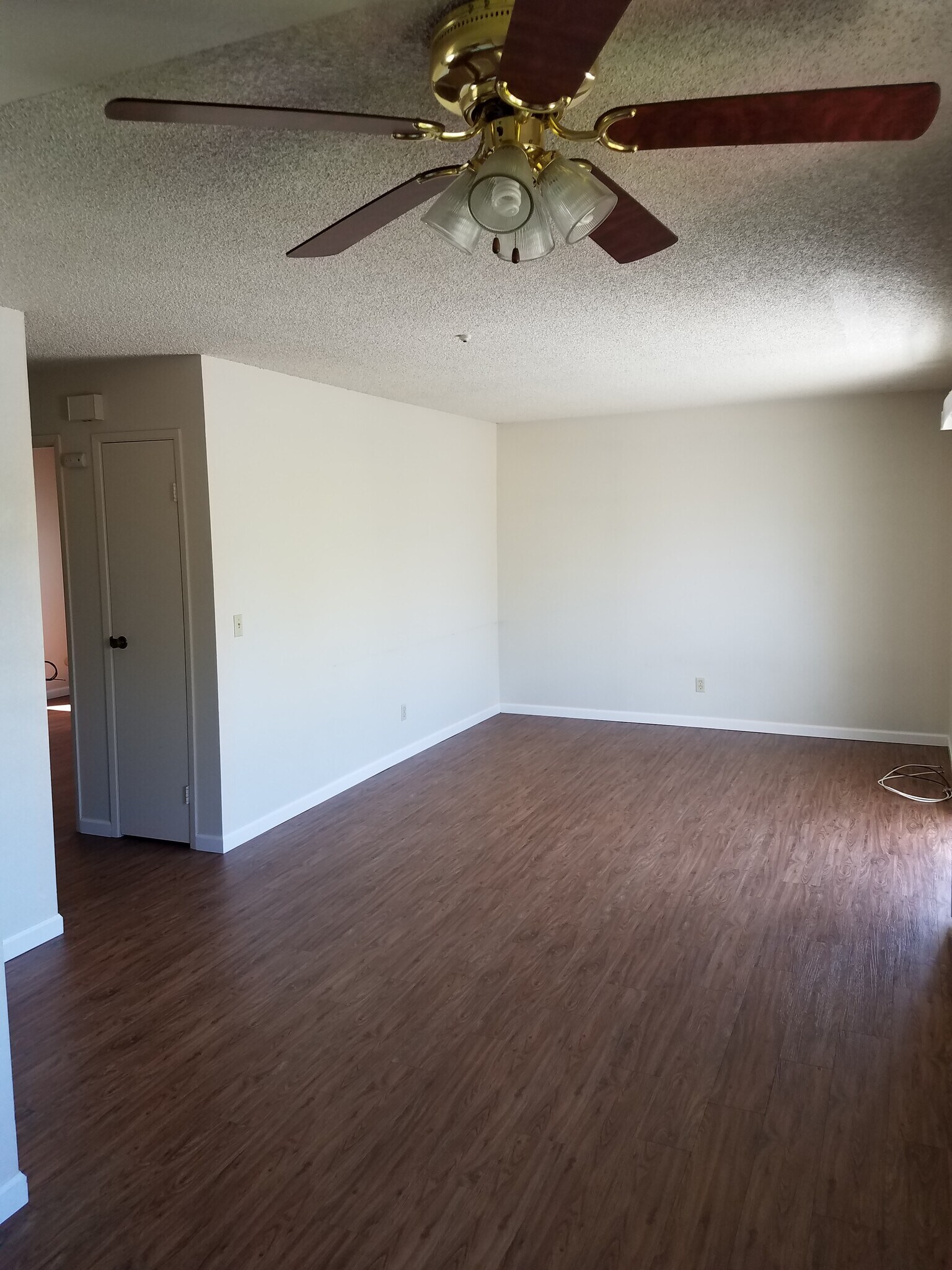Building Photo - 834 Carlita Cir