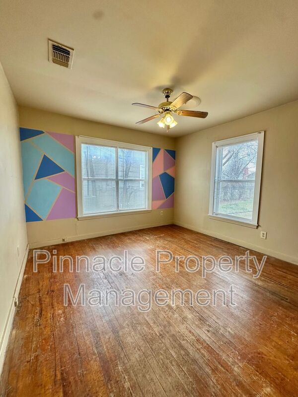 Building Photo - 309 N Milton St