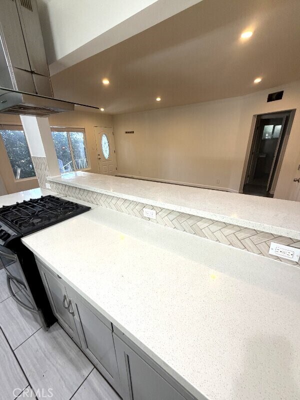 Building Photo - 1040 N Sierra Bonita Ave