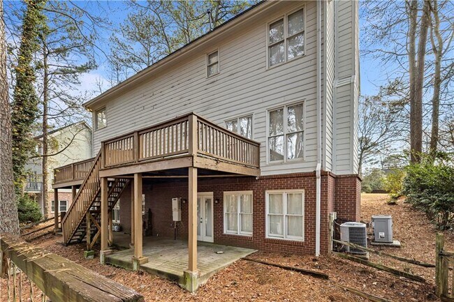 Building Photo - 3460 Goldenrod Dr