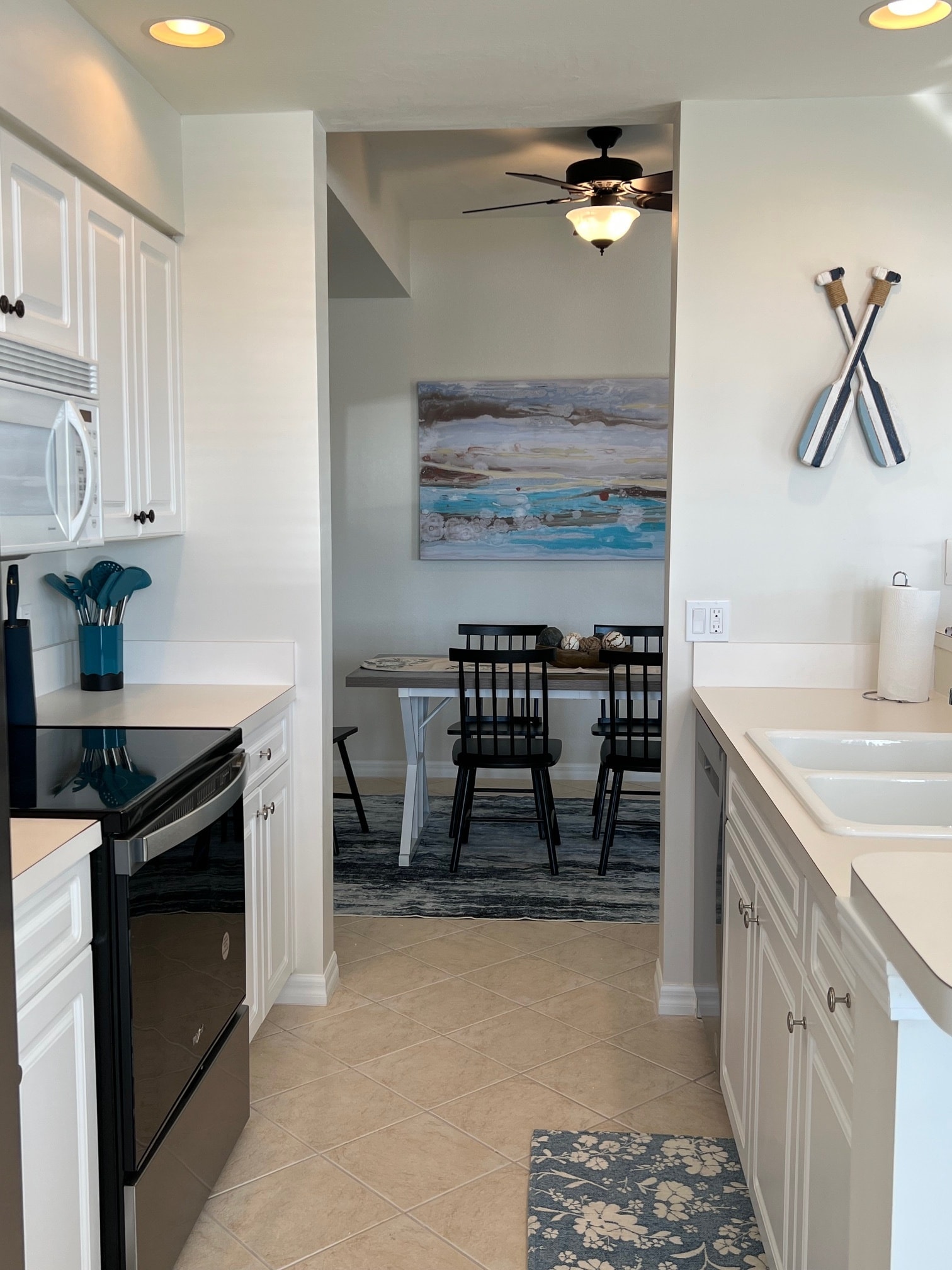 Building Photo - 16635 Lake Circle Dr