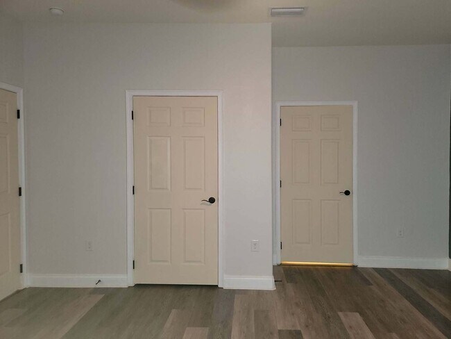 Building Photo - 4/2.5 TOWNHOME VILLA in Waterstone-Davenpo...