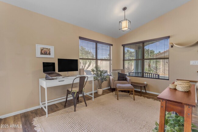 Building Photo - 1823 W Remington Dr