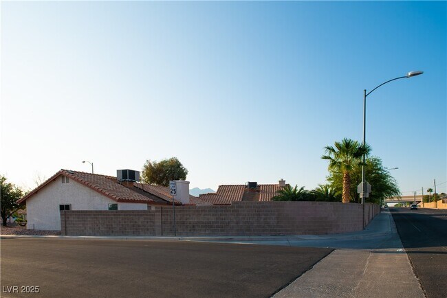 Building Photo - 836 Teal Wing Way