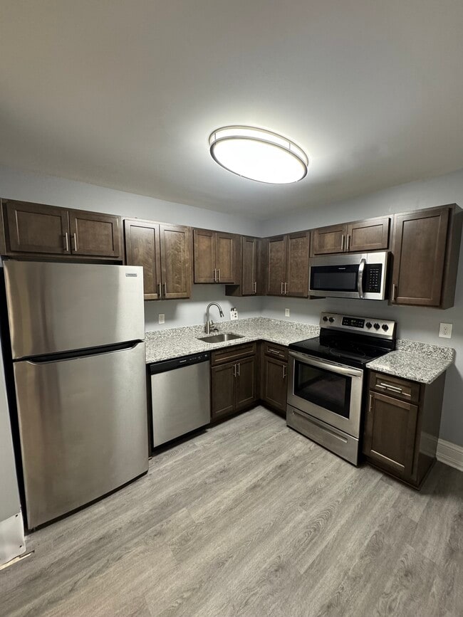 T3 Kitchen - 10-16 E Chase St