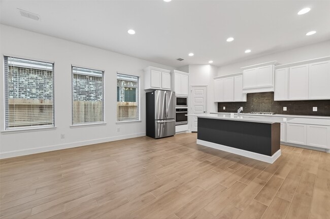 Building Photo - 27214 Butterfly Mint Ln