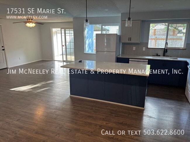 Building Photo - 17531 SE Marie St