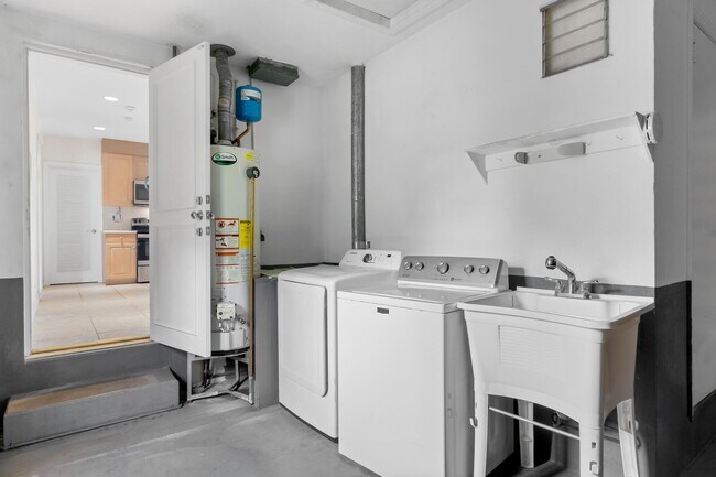 Building Photo - 257 Via Linda