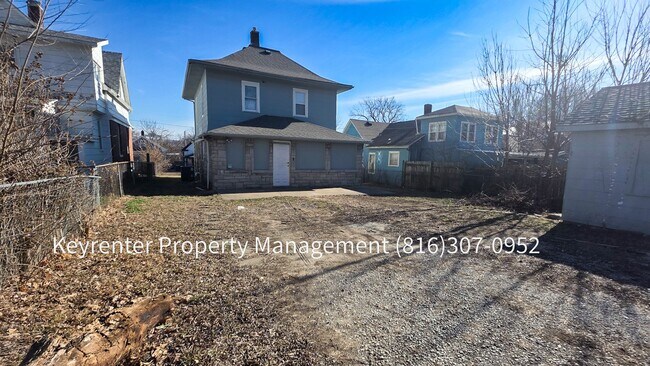 Building Photo - 4 Bedroom 3 Bath for rent