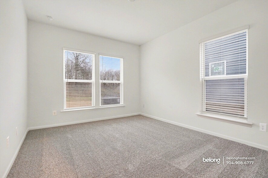 Building Photo - 1817 Riverbend Ave