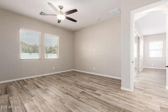 Building Photo - 2808 W Roosevelt Dr