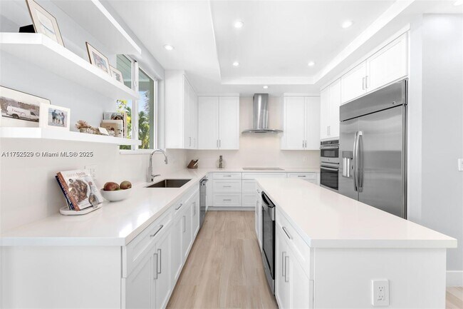 Building Photo - 5605 SW 65th Ave