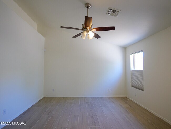 Building Photo - 6831 W Rifle Way
