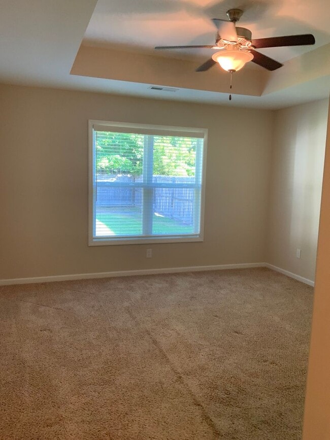 Building Photo - Move in ready home in New Bern