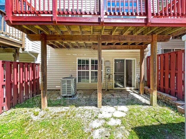 Building Photo - 15716 Palermo Terrace