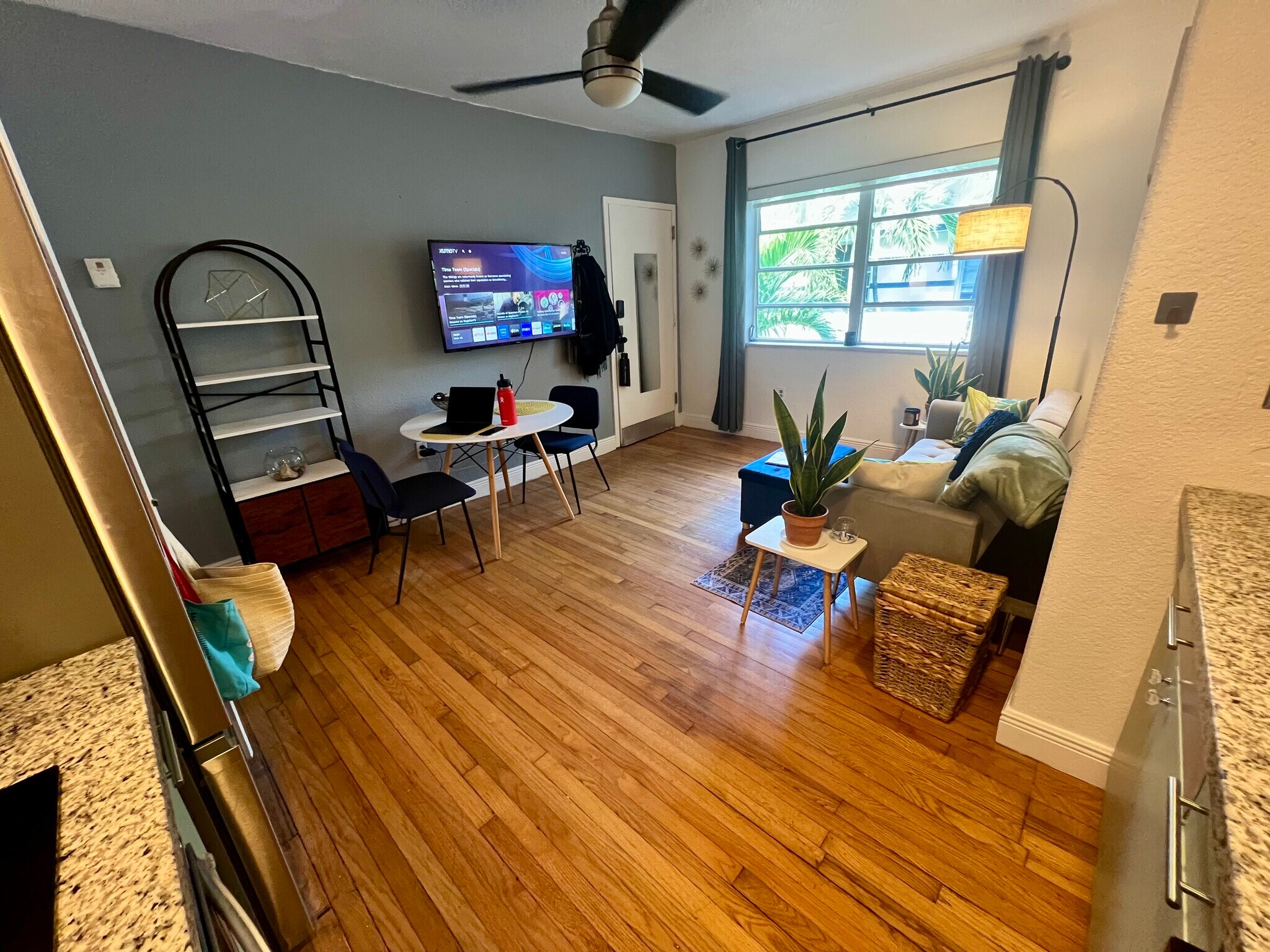 Living room, dining area and front entrance - 901 Euclid Ave