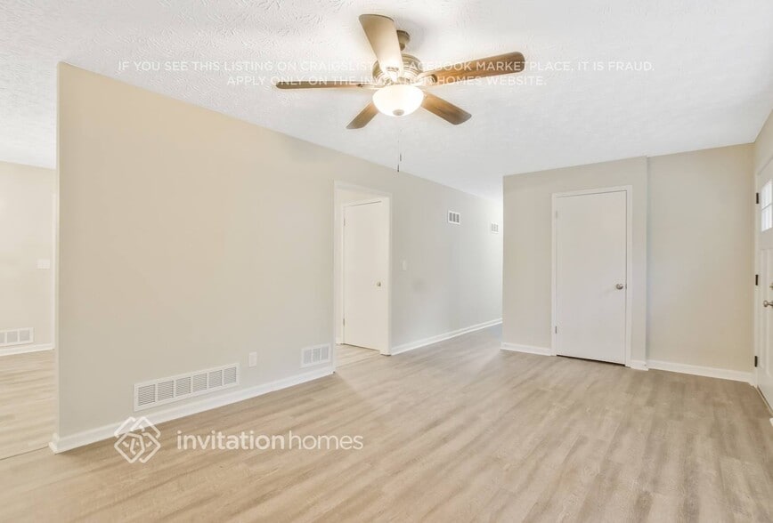 Building Photo - 1023 Lakewood Dr