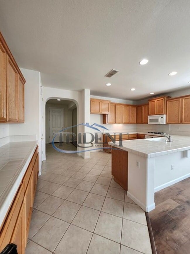 Building Photo - 1038 Zanes Dr