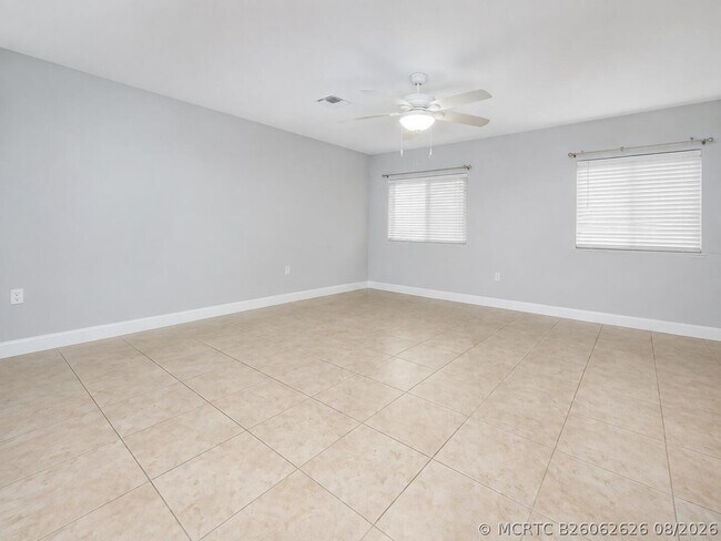 Building Photo - 1223 W 27th St