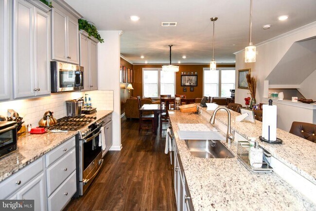Building Photo - 20739 Heron Landing Dr