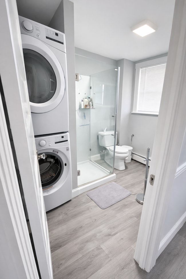 Building Photo - Bolivia St