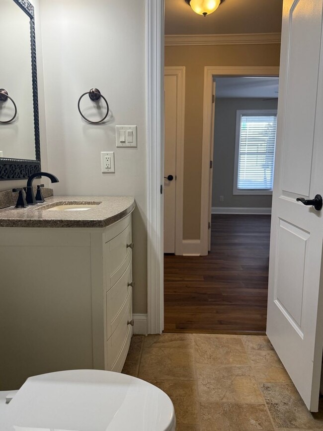 Building Photo - Amazingly Spacious Residence, Available Now!