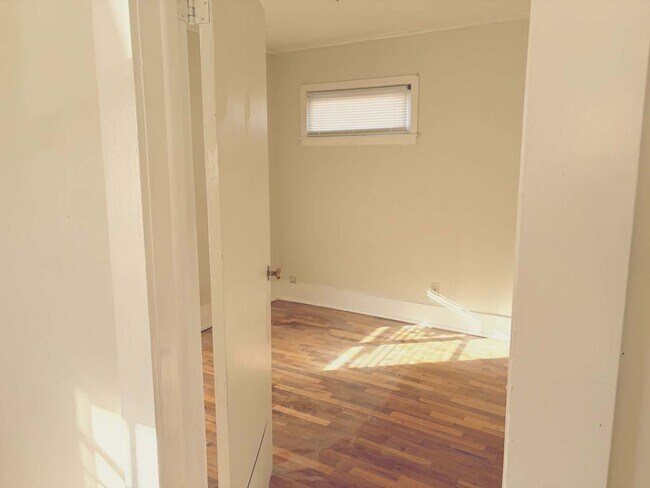 Building Photo - 2410 W Douglas Ave