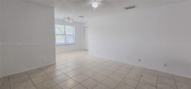 Building Photo - 3380 Pinewalk Dr N