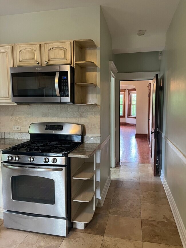 Building Photo - 8037 Floral Ave