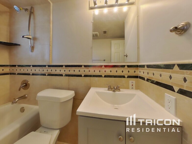 Building Photo - 1370 N 4700 W