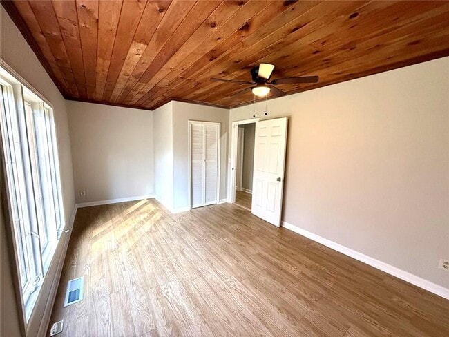 Building Photo - 54 Hebron Church Rd