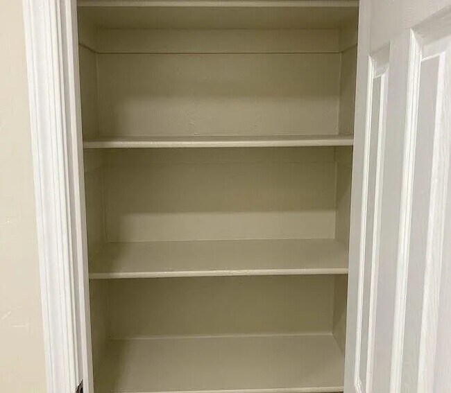 Building Photo - 3181 W Green Park Dr