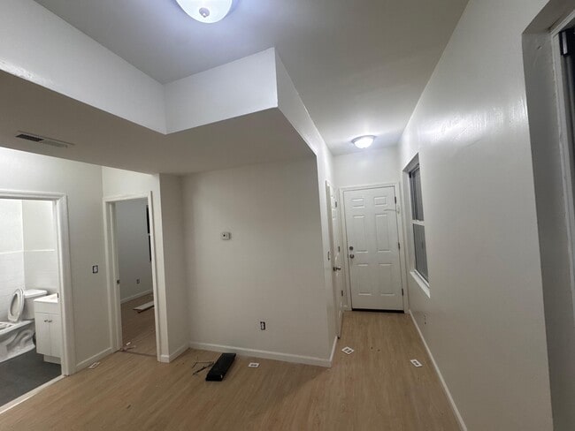 Building Photo - 60 S 12th St