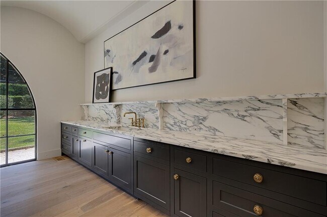 Building Photo - 3570 Knollwood Dr NW