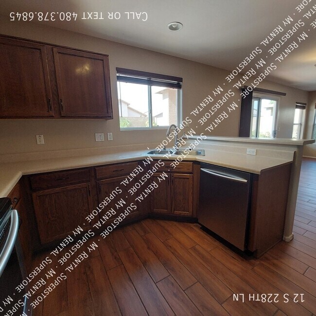 Building Photo - 12 S 228th Ln