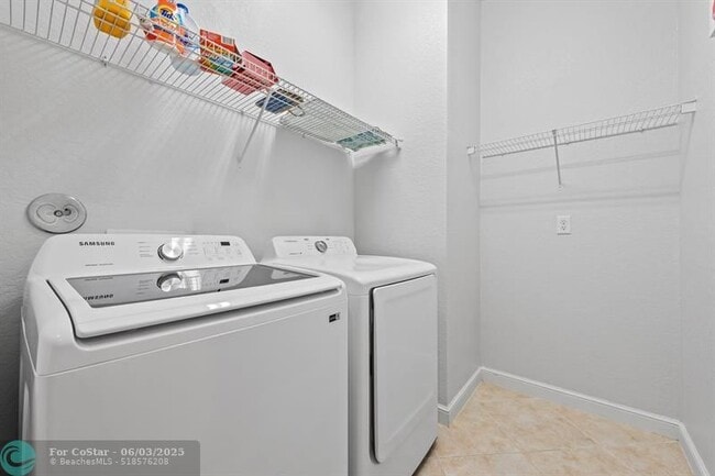 Building Photo - 580 Pacific Grove Dr