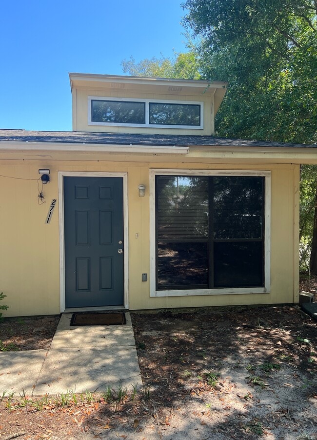 Primary Photo - Pensacola Triplex