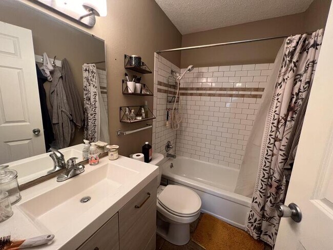 Building Photo - 12 N Michigan St